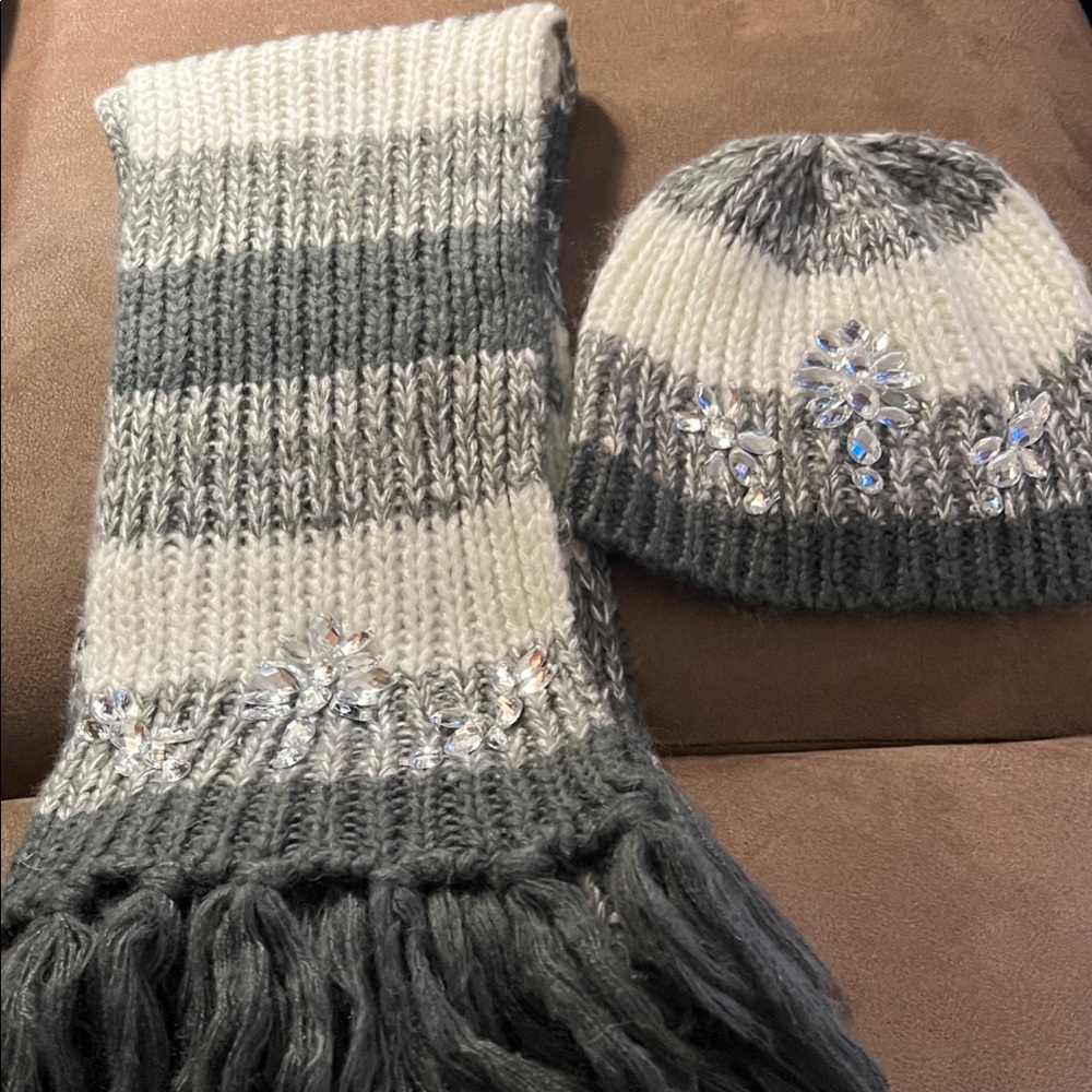 Gray and White Knit Scarf and Hat Set